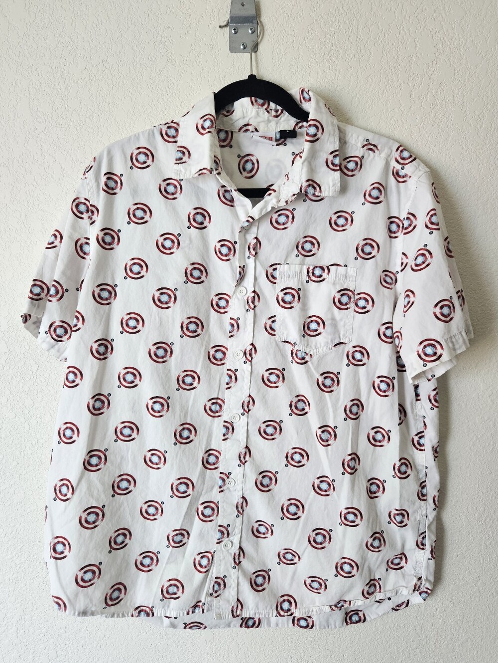 Captain America White Short-Sleeve Button-Up Shirt Size Large